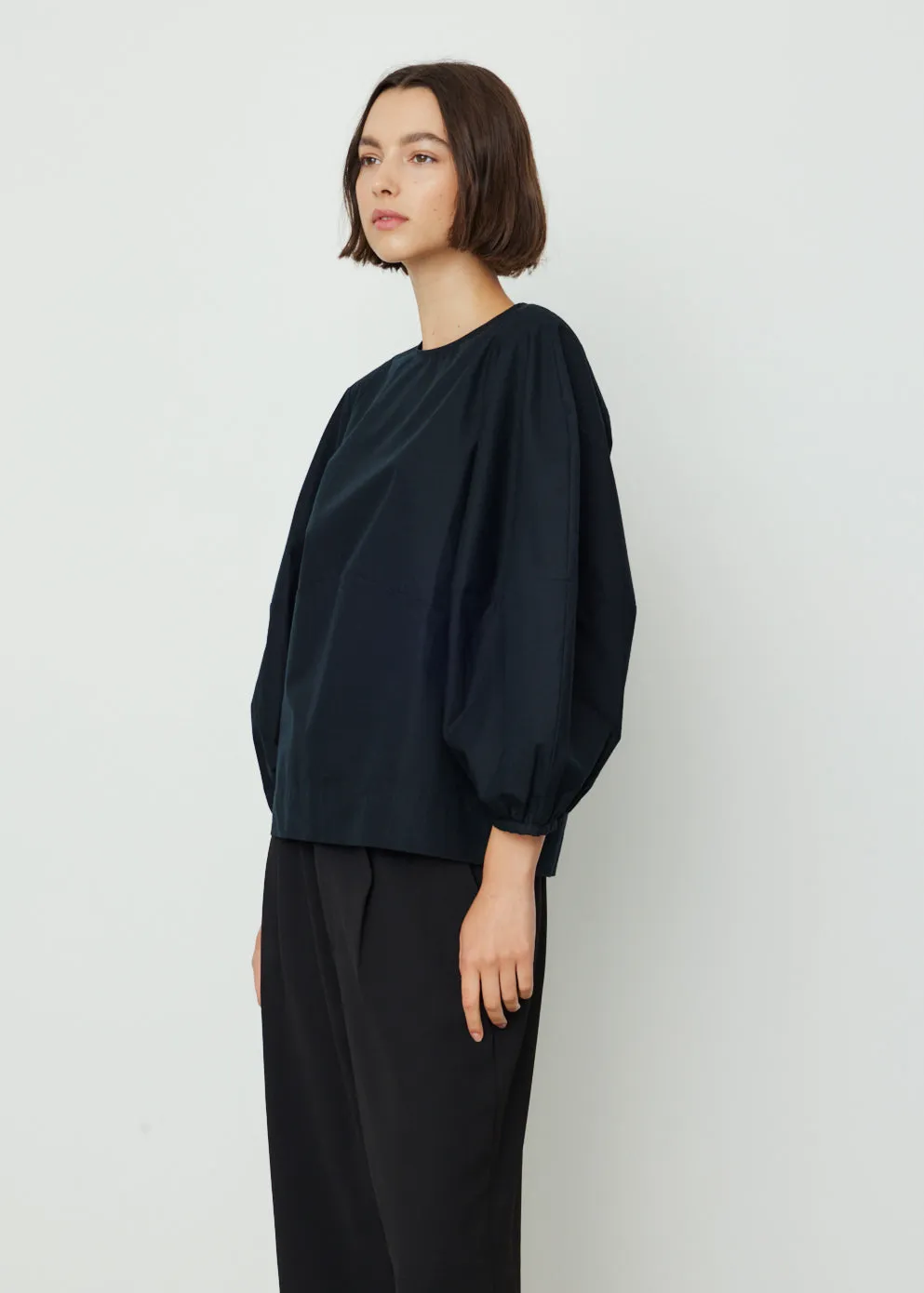 0052 Round Sleeve Top