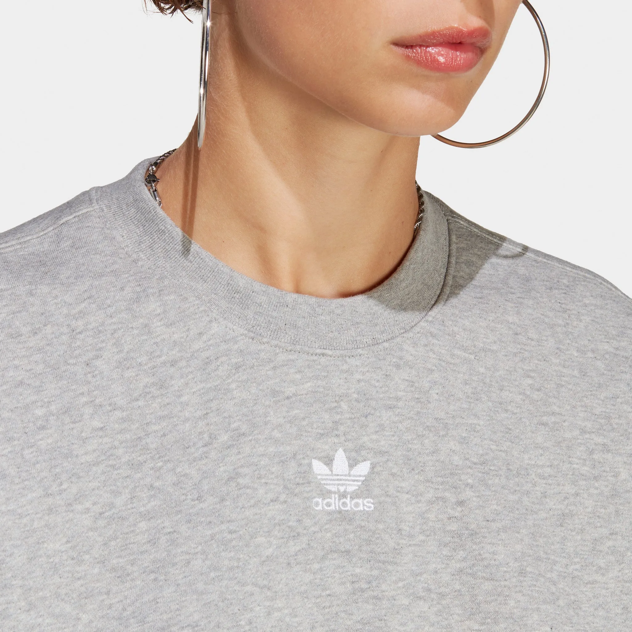 adidas Originals Women's Adicolor Essentials Crewneck / Medium Grey Heather